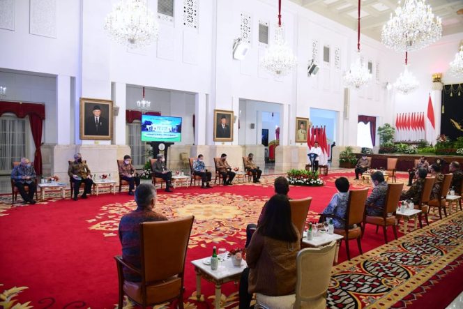
					Presiden Joko Widodo dalam pertemuan dengan perwakilan direktur utama bank di Istana Negara, Jakarta, Rabu (08/09/2021). (Foto: BPMI Setpres/Muchlis Jr)