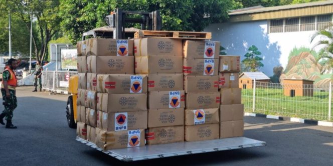 
					BNPB Kirimkan Tiga Juta Masker, Handsanitizer dan Antigen ke Papua