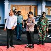 Presiden Joko Widodo bertolak menuju Provinsi Riau guna melakukan kunjungan kerja pada Selasa, 28 September 2021, dari Pangkalan TNI AU Halim Perdanakusuma, Jakarta. Foto: BPMI Setpres/Laily Rachev