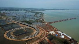 Foto udara proyek pembangunan Pelabuhan Patimban, Kabupaten Subang, Jawa Barat. Mega industri yang bakal menjadi pusat metropolitan baru. (ANTARA FOTO via indonesia.go.id)