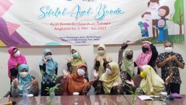 Bunda Elly Farida menghadiri kegiatan Sekolah Ayah Bunda yang diluncurkan DPAPMK Kota Depok. (Dok. Diskominfo)