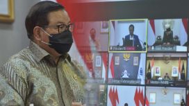 Seskab Pramono Anung menghadiri Ratas mengenai Evaluasi PPKM yang dipimpin oleh Presiden Jokowi melalui konferensi video, Senin (18/10/2021) siang. (Foto: Humas Setkab/Jay)