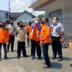 Kepala BPBD Jatim, Budi Santosa saat meninjau kampung desa/kelurahan destana di Jatim.