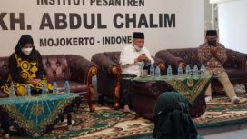 Wakil Ketua Komisi E DPRD Jatim, Hikmah Bafaqih bersama  Pengasuh Ponpes Amanatul Ummah, Prof Dr KH Asep Saifuddin Chalim.