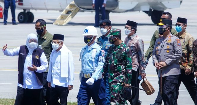 
					Forkopimda Jawa Timur, dampingi Wakil Presiden RI K.H Ma’ruf Amin saat kunjungan kerja di sejumlah daerah di Jawa timur, Kamis (21/10/2021).