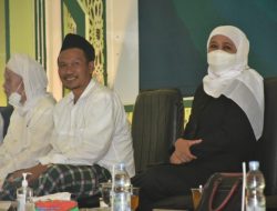 Peringati Maulud Nabi dan Hari Santri 2021 di Ponpes Lirboyo Kediri, Gubernur Khofifah Ngaji Bareng Gus Baha