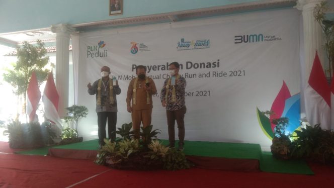 
					Bupati Jember Perkenanalkan Aplikasi New PLN Mobile