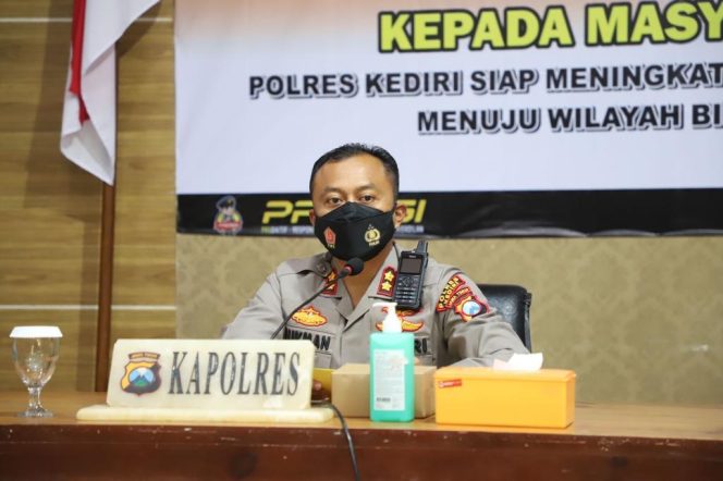
					Kapolres Kediri Pimpin Kegiatan Sosialisasi Eksternal Pembangunan Zona Integritas