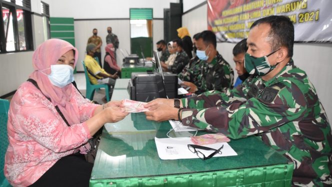 
					Kodim Wonosobo Salurkan Bantuan Tunai untuk Pelaku UMKM