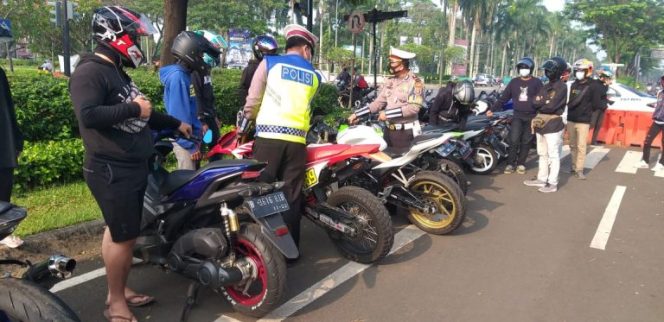 
					Satlantas Polres Dairi Amankan Motor Berknalpot Bising