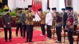 Presiden Joko Widodo membuka Peringatan Hari Santri Nasional 2021 dan Peluncuran Logo Baru Masyarakat Ekonomi Syariah di Istana Negara, Jakarta, pada Jumat, 22 Oktober 2021. (Foto: BPMI Setpres/Muchlis Jr)