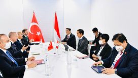 Presiden Joko Widodo menggelar pertemuan bilateral dengan Presiden Turki Recep Tayyip Erdogan di La Nuvola, Roma, Italia, pada Sabtu, 30 Oktober 2021 Foto: BPMI Setpres/Laily Rachev