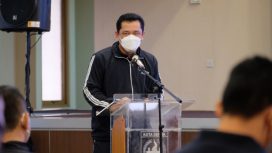 Kepala Disporyata Kota Depok, Dadan Rustandi saat laporan kegiatan Pekan Olahraga Pemerintah Kota (Porpemkot) Depok tahun 2021, di Aula Lantai 10 Gedung Dibaleka II, Senin (01/11/21). (Dok. Diskominfo)