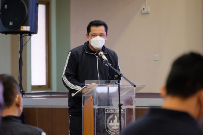 
					Kepala Disporyata Kota Depok, Dadan Rustandi saat laporan kegiatan Pekan Olahraga Pemerintah Kota (Porpemkot) Depok tahun 2021, di Aula Lantai 10 Gedung Dibaleka II, Senin (01/11/21). (Dok. Diskominfo)