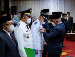 Wali Kota Depok Mohammad Idris saat melantik 59 ASN Pemerintah Kota Depok di Ruang Edelweis, lantai 5, Gedung Balai Kota, Rabu (24/11/21). (Dok. Diskominfo)