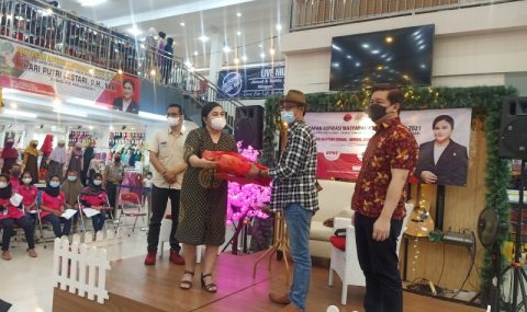 Anggota DPRD Jatim, Hari Putri Lestari Serap Aspirasi Karyawan dan Pengunjung di Jadi Fashion Jember