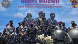 Wakasal, Laksamana Madya TNI Ahmadi Heri Purwono.saat meninjau LatopspurtaKorps Marinir Tahun 2021 di Gedung Mal Pelayanan Publik (MPP) Sidoarjo, Sabtu (6/11/2021).