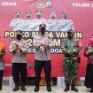 Kapolresta Sidoarjo Kombes Pol Kusumo Wahyu Bintoro, SH,Sik saat membuka posko vaksin 24 di Polsek Krian