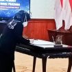 Gubernur Khofifah Indar parawansa,saat melantik pejabat eselon II Pemprov Jatim di Gedung Grahadi Surabaya ,Selasa (9/12/21)