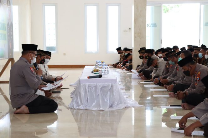 
					Polres Tulungagung Gelar Doa Bersama Untuk Kamtibmas Kondusif dan Dijauhkan dari Bencana