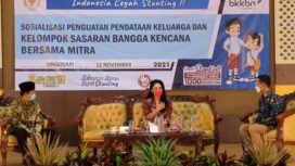 Krisdayanti, Anggota Komisi IX DPR RI (tengah) saat kegiatan Sosialisasi Penguatan Pendataan Keluarga dan Sasaran Bangga Kencana Bersama Mitra di Malang, Jum’at (12/11/2021).