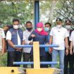 Gubernur Jawa Timur, Khofifah Indar Parawansa saat meninjau tiga Rumah Pompa aliran Sungai Kemuning, Sampang, (13/11/2021).