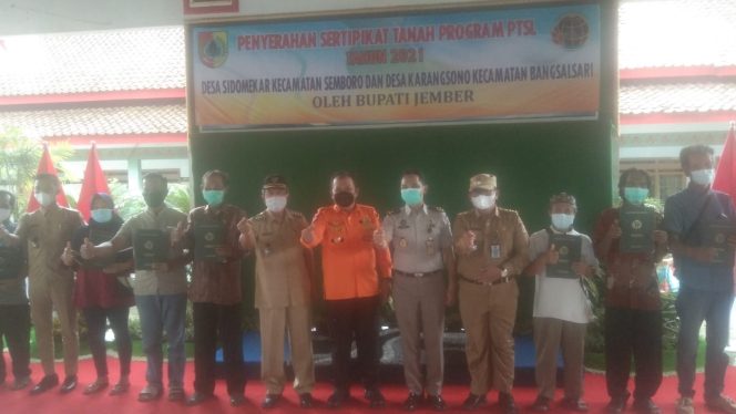 
					Bupati Jember Menghadiri Pembagian 500 Sertifikat PTSL Secara Simbolis