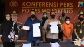 Kapolres Mojokerto AKBP Apip Ginanjar,saat konferensi pers pengungkapan tindak pidana penipuan Umroh dan Investasi bodong (16/11/2021).