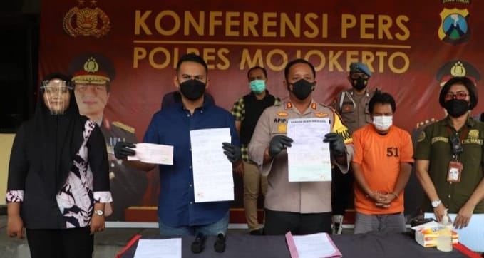 Polres Mojokerto Berhasil Ungkap Kasus Penipuan Umroh Investasi Bodong Rp 1,5 Milyar