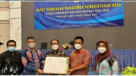 Rapat Pembinaan Manajemen Pemerintahan Desa Provinsi Jawa Timur Tahun 2021, yang berlangsung di Hotel The Aliante Malang, 21-22 November 2021.