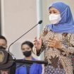 Gubernur Jatim Khofifah Indar parawansa saat meresmikan Mayapada Hospital Surabaya, Senin (22/11/2021).
