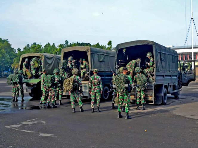 
					Prajurit Yonif 1 Marinir dan Taruna Aal Tingkat II Korps Marinir Gelar Latihan Bersama di Malang