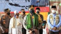 Kapolda Jawa timur Irjen Pol Nico Afinta, bersama pejabat utama Polda Jatim dan Forkopimda kabupaten Bangkalan saat pengecekan akselerasi vaksinasi di Ponpes Ar- Rowiyah Madung Bangkalan.