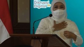 Gubernur Jatim Khofifah Indar parawansa, saat memberi sambutan pada  perayaan milad Muhammadiyah ke-112 H/109 M. di Aula Mas Masyur, PW Muhammadiyah Jawa Timur Jl Kertomenanggal IV No.1 Surabaya, Sabtu (27/11/2021).