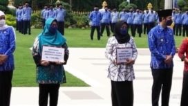 Upacara HUT ke 50 Korpri tahun 2021 provinsi Jawa timur di halaman Gedung Grahadi Surabaya.