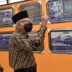 Wapres Ma’ruf Amin didampingi Ibu Wury Ma’ruf Amin mengunjungi Tugu MacArthur, di Jayapura, Papua, Sabtu (06/11/2021). (Foto: BPMI Setwapres)