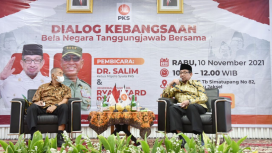 Ketua Majelis Syura PKS Dr. Salim Segaf Al Jufri dalam Dialog Kebangsaan dengan tema Bela Negara Tanggung Jawab Bersama, bertempat di aula DPP PKS (Dok. PKS)