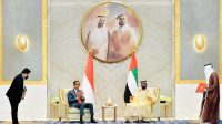 Presiden Jokowi bersama Pangeran MBR saat menyaksikan pertukaran sejumlah nota kesepahaman, di Dubai Exhibition Center, PEA, Kamis (04/11/2021). (Foto: BPMI Setpres/Laily Rachev)