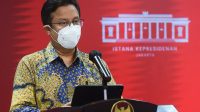 Menkes Budi Gunadi Sadikin memberikan keterangan pers usai mengikuti Ratas mengenai Evaluasi PPKM, Senin (15/11/2021) siang, di Istana Merdeka, Jakarta. (Foto: Humas Setkab/Agung)