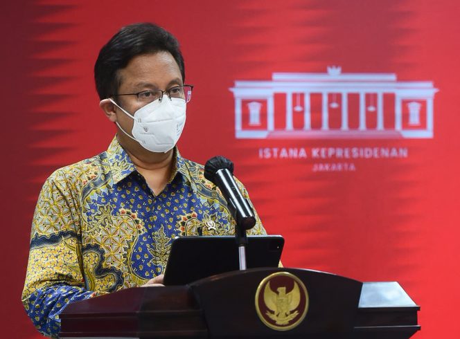 
					Menkes Budi Gunadi Sadikin memberikan keterangan pers usai mengikuti Ratas mengenai Evaluasi PPKM, Senin (15/11/2021) siang, di Istana Merdeka, Jakarta. (Foto: Humas Setkab/Agung)
