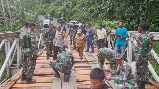 
					Sinergi TNI-Polri Bersama Pemda dan Masyarakat, Tuntaskan Perbaikan Jembatan Sahayu