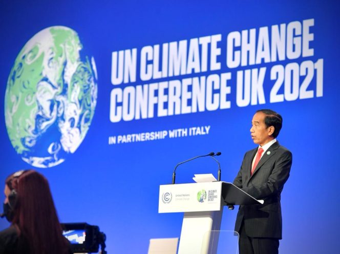 
					Presiden Joko Widodo berpidato pada KTT Pemimpin Dunia tentang Perubahan Iklim atau COP26, di Glasgow, Senin (01/11/2021). (Foto: BPMI Setpres/Laily Rachev)