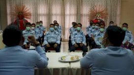 Petugas Pengamanan Lembaga Pemasyarakatan (Lapas) Kelas IIA Jakarta mendapat penguatan Pembangunan Zona Integritas (ZI) menuju Wilayah Bebas dari Korupsi (WBK), Selasa (16/11). (Dok. Ditjenpas)