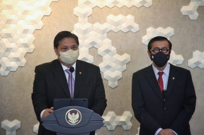 
					Menko Perekonomian Airlangga Hartarto dan Menkumham Yasonna Laoly (Dok. Kemenko Perekonomian)