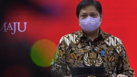 Menko Perekonomian Airlangga Hartarto dalam keterangan pers usai mengikuti Rapat Terbatas mengenai Evaluasi PPKM, di Istana Kepresidenan Jakarta, Senin (06/12/2021). (Foto: Humas Setkab/Rahmat)