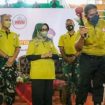 Wakapolda Jatim Brigjen Pol Slamet Supraptoyo,saat membuka Kejurprov Bola voly usia 17 di Jombang.