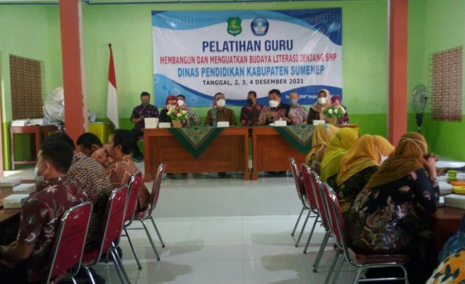 
					Pembukaan Pelatihan Guru, di SMPN 2 Sumenep, Kamis (2/12/2021).