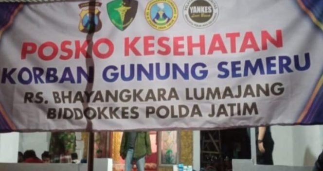 
					Posko Bencana dan pos pengungsian  di lapangan Kamar Kajang, Candipuro Lumajang.