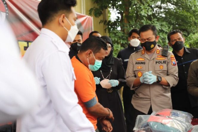 
					Polres Kediri Ringkus 5 Pelaku Pencurian Dengan Modus Gembos Ban Dan Pecah Kaca