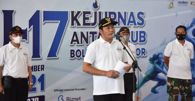 
					Wabup Sidoarjo H Subandi SH saat membuka resmi Kejurnas bola Volly di Gor Sidoarjo